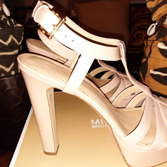 Michael Kors Patent Leather Sandals - Picture 5 of 8